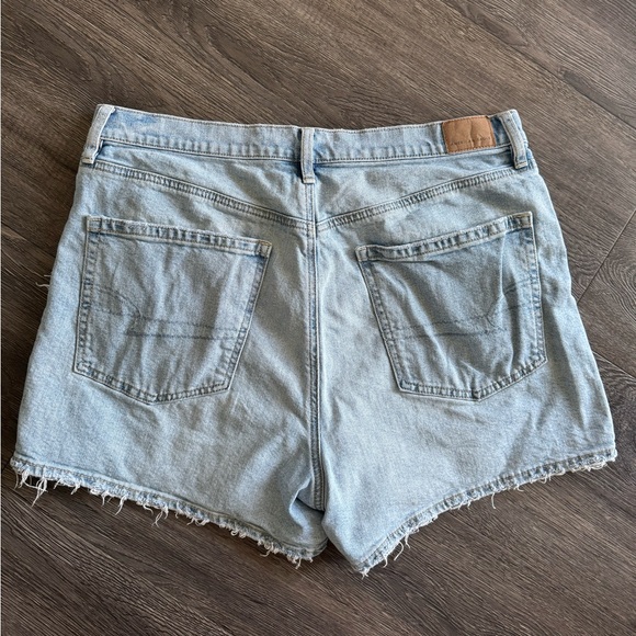 AE denim Highest Waist 90’s Boyfriend Short - Picture 4 of 6